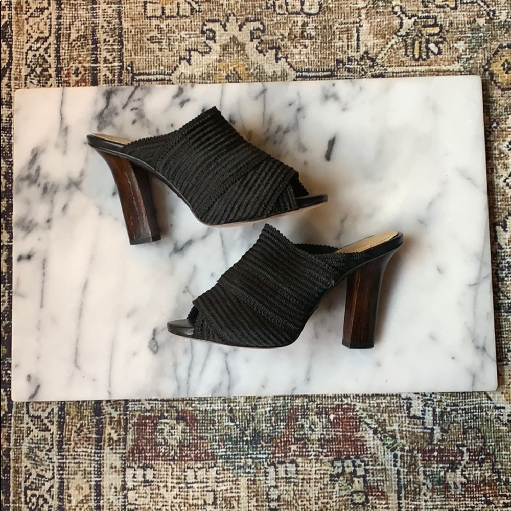 Vince Camuto Doreen Heeled Stretch Black Mules 6.5